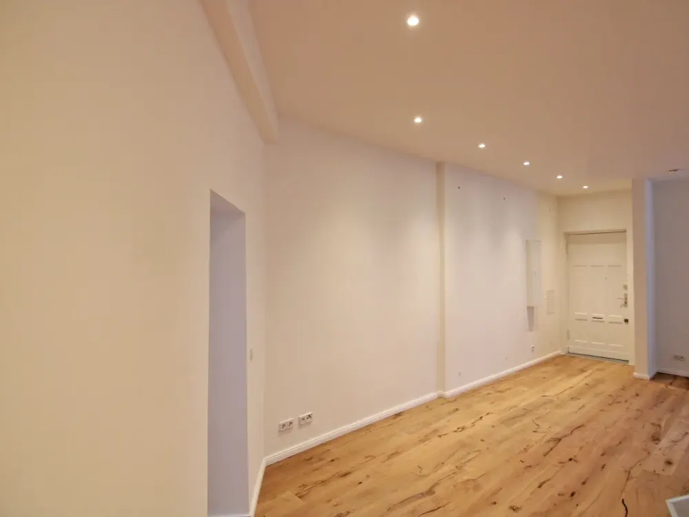 Bildschöne, modernisierte Altbauwohnung mit Parkett, EBK und 2 Balkonen!