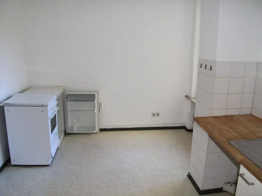 Barmbek-Süd: 3-Zimmer-Altbau: WG oder als Wohnbüro / Praxis/ Atelier