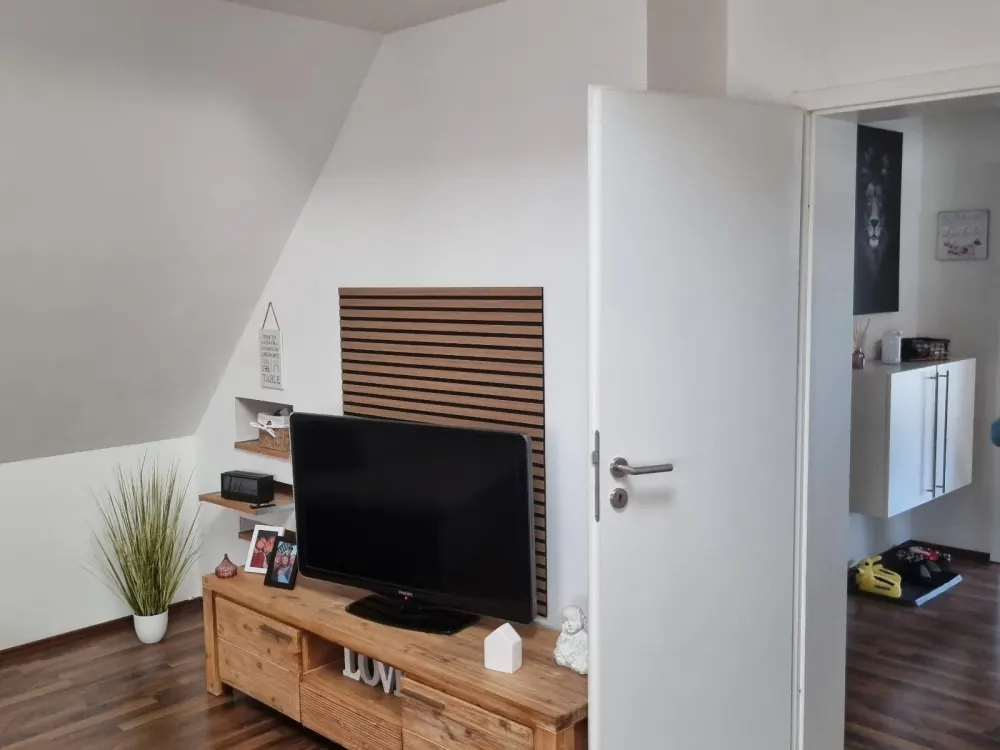 Schöne helle Wohnung im Dachgeschoß mit Balkon