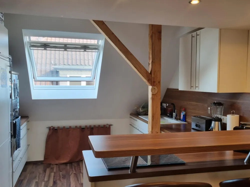 Schöne helle Wohnung im Dachgeschoß mit Balkon