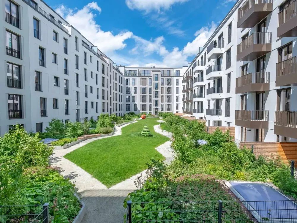 Zwischen Stadtleben und Rückzugsort: Exklusive Neubau-Wohnung sofort verfügbar!