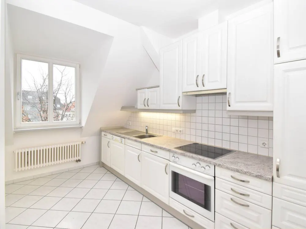 WOHLFÜHLGARANTIE // Edle Dachgeschosswohnung im Herzen der Südvorstadt // inklusive Einbauküche