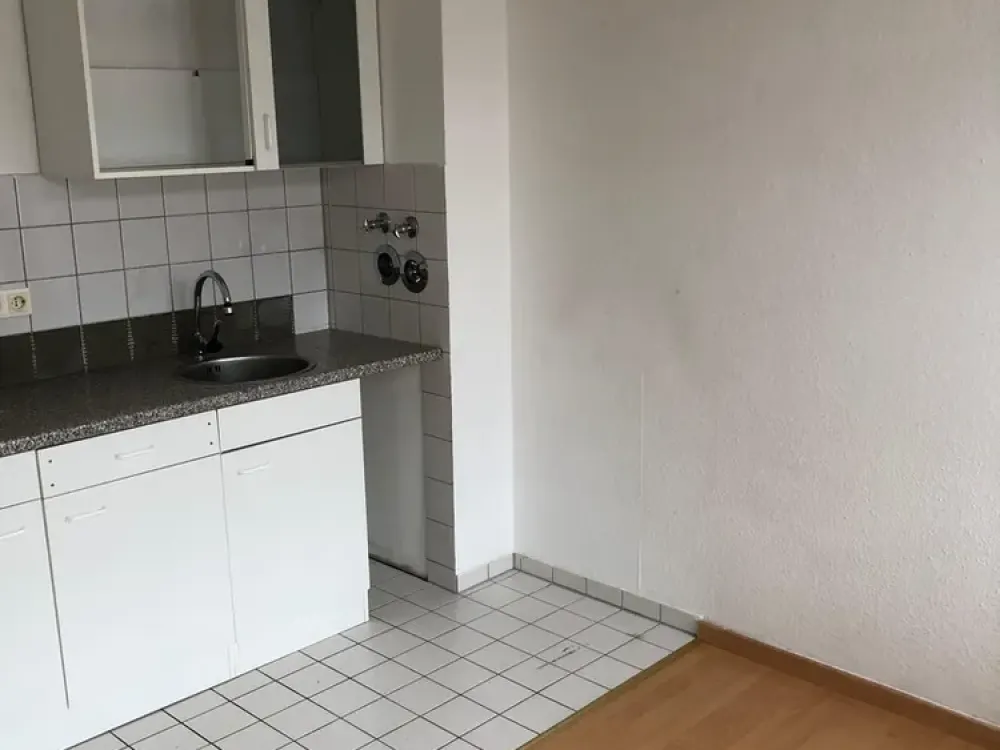 شقة جميلة من غرفتين مع شرفة في Maintal-Dörnigheim - 890 يورو شامل