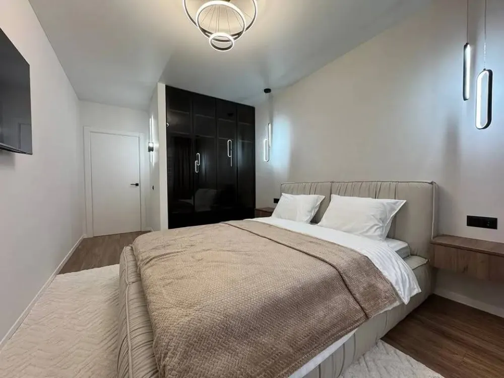 Luxurious 2-Room Apartment with Balcony and Parking Space on the 1st Floor