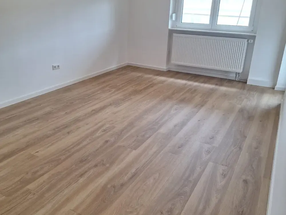 Erstbezug nach Sanierung 3 Zimmer mit Balkone Einbauküche WG- geeignet