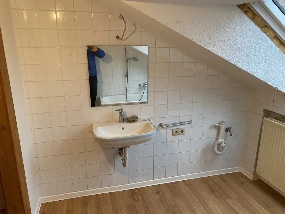 Neu renovierte 1,5-Zimmer DG-Wohnung in Stuttgart-Bad Cannstatt