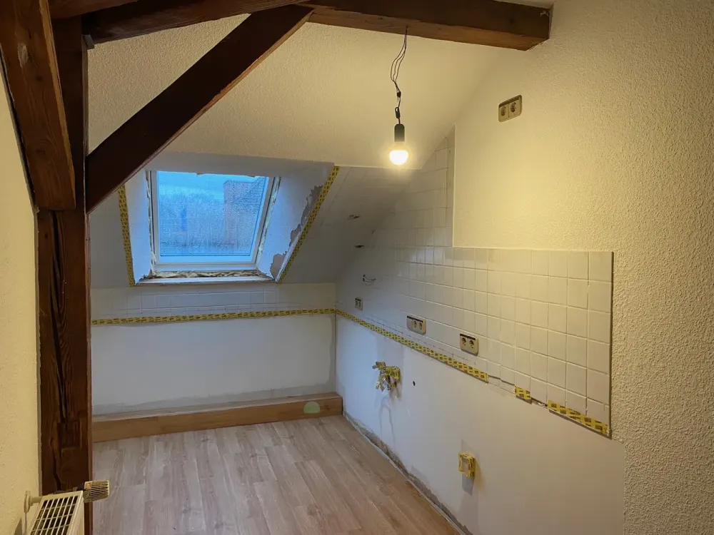 Neu renovierte 1,5-Zimmer DG-Wohnung in Stuttgart-Bad Cannstatt