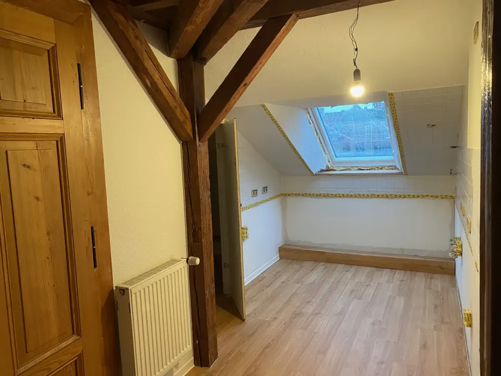 Neu renovierte 1,5-Zimmer DG-Wohnung in Stuttgart-Bad Cannstatt