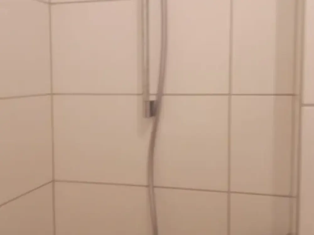 1 Zimmerwohnung - saniert -Bad und Wand- und Fußbodenbelege etc. - mit Pantryküche
