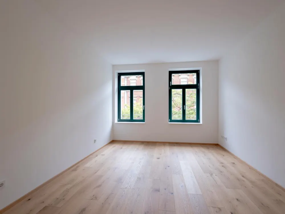 Erstbezug nach Sanierung, Attraktive Altbauwohnung mit Fußbodenheizung, WE05