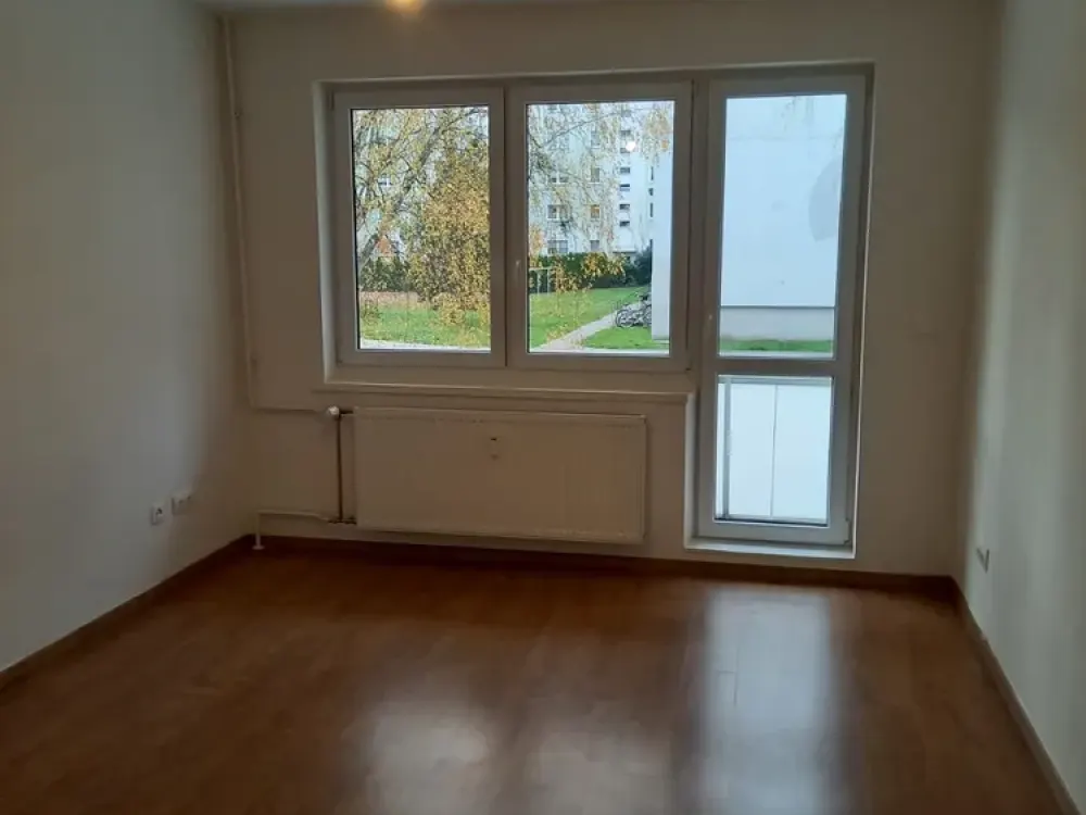 2 Raum Wohnung mit Einbauküche