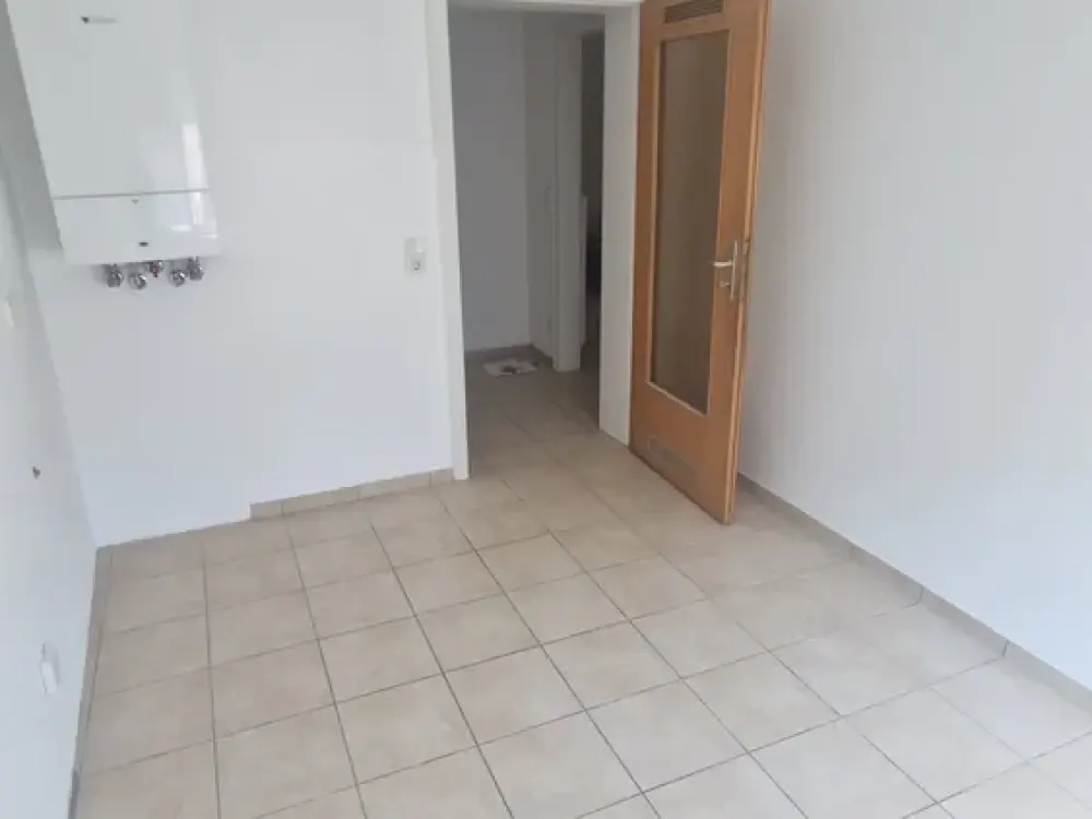 Gut geschnittene 3-Zimmer-Wohnung mit Loggia und Garage im Zentrum