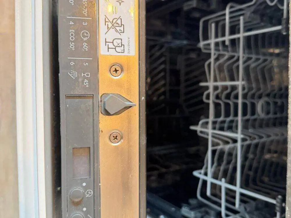 MÖBLIERT MAX 2 Personen 3-Zimmer mit Terrasse AUF ZEIT
