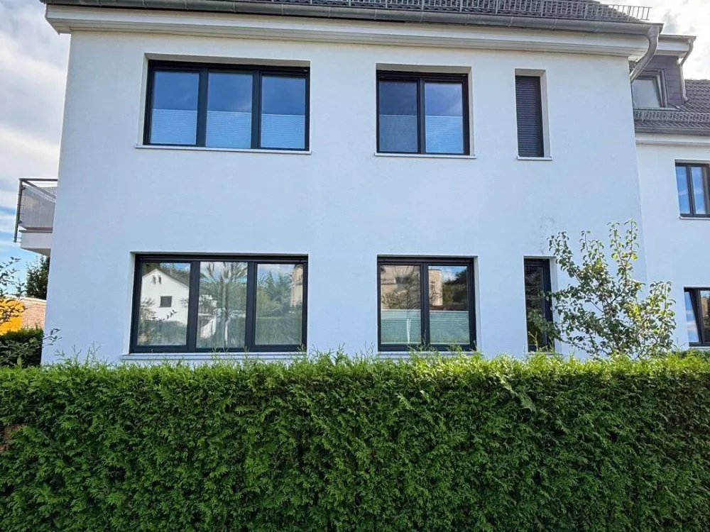 Moderne 2-Zimmer-Terrassenwohnung mit Garten