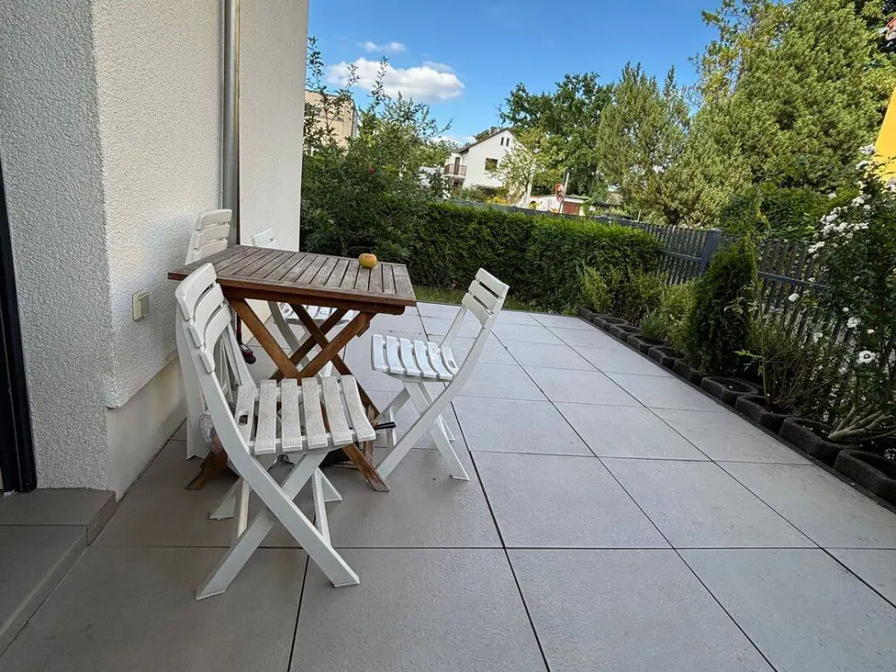 Moderne 2-Zimmer-Terrassenwohnung mit Garten