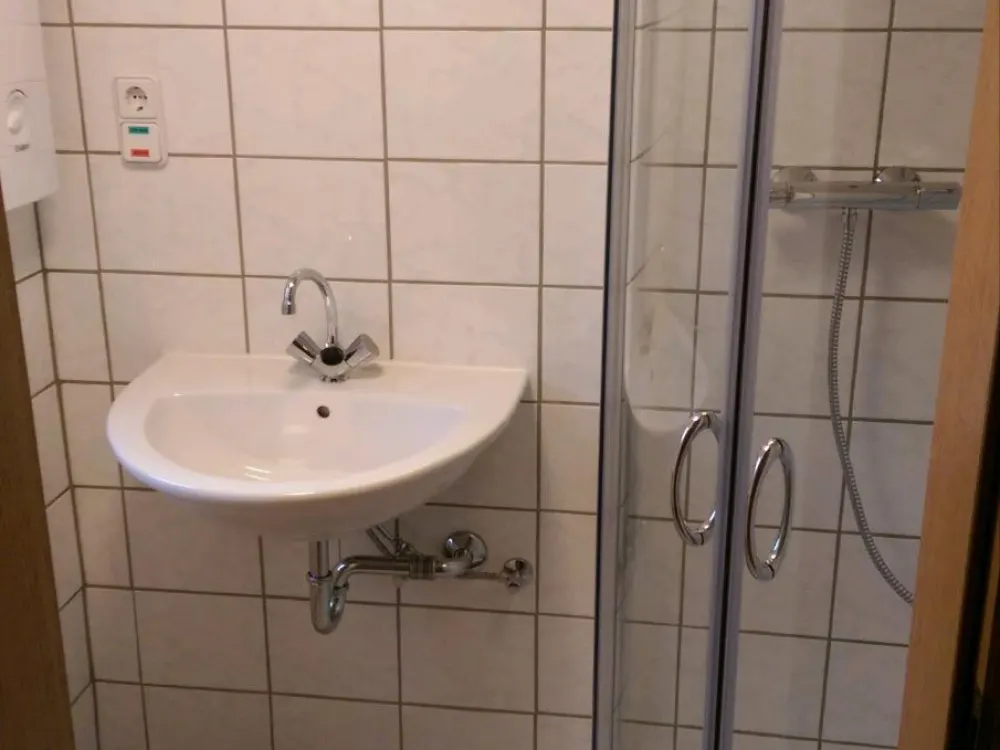 Wohnung 68 qm 3 Zimmer + grosse Küche im 2 OG 544,oo KM
