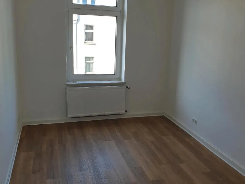 Wohnung 68 qm 3 Zimmer + grosse Küche im 2 OG 544,oo KM