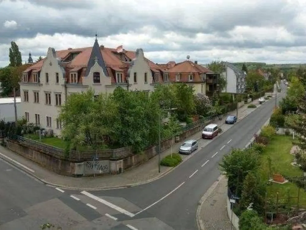 3 - Raumwohnung, Hochwertig sanierter Altbau!