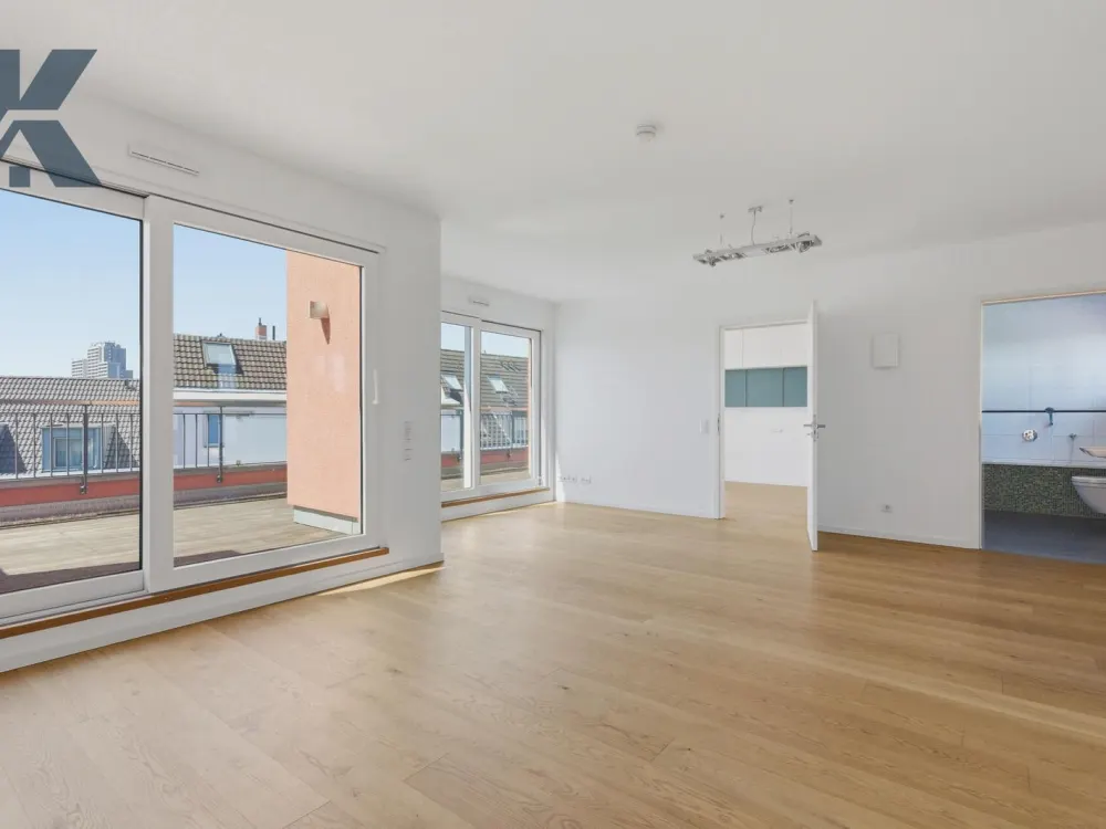 Penthouse-Wohnung. Neubau-Standard. 2 Zimmer mit 2 Dachterrassen. Stellplatz.
