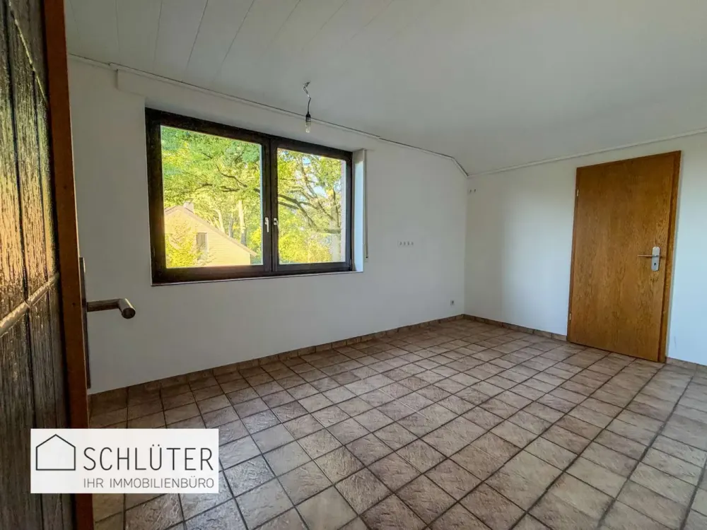 3 Zimmer Schloß Neuhaus / Mastbruch