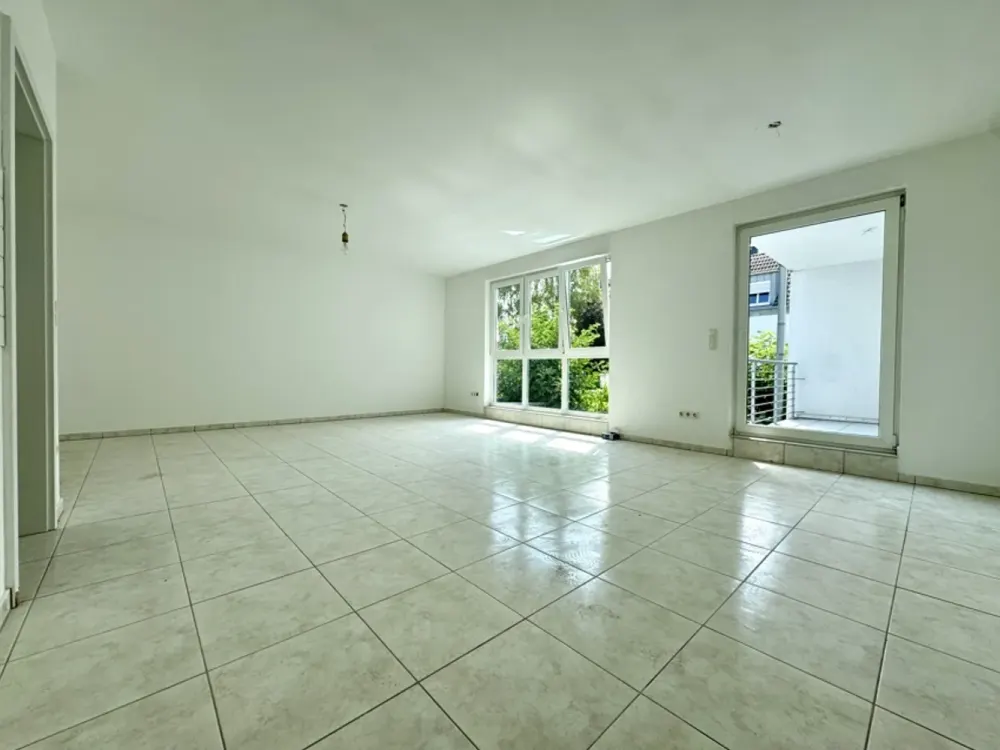 SAYAN Immobilien - Ab sofort: Wunderschöne Dreizimmerwohnung mit tollem Balkon in Efferen -