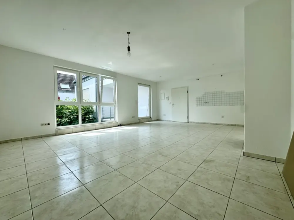 SAYAN Immobilien - Ab sofort: Wunderschöne Dreizimmerwohnung mit tollem Balkon in Efferen -
