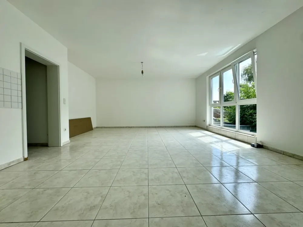 SAYAN Immobilien - Ab sofort: Wunderschöne Dreizimmerwohnung mit tollem Balkon in Efferen -