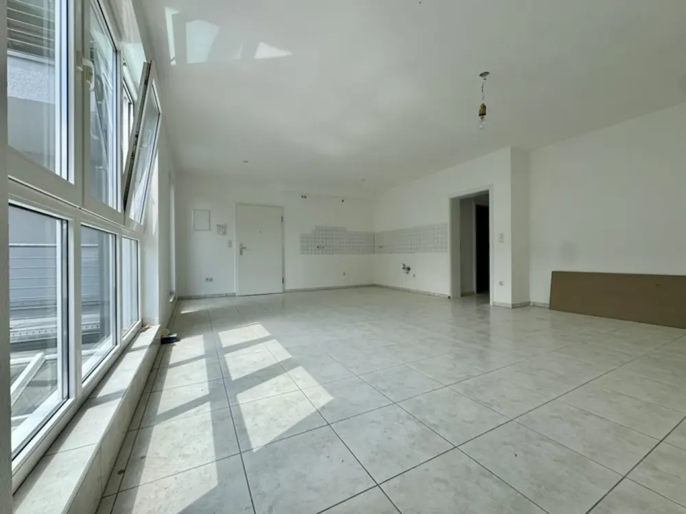 SAYAN Immobilien - Ab sofort: Wunderschöne Dreizimmerwohnung mit tollem Balkon in Efferen -