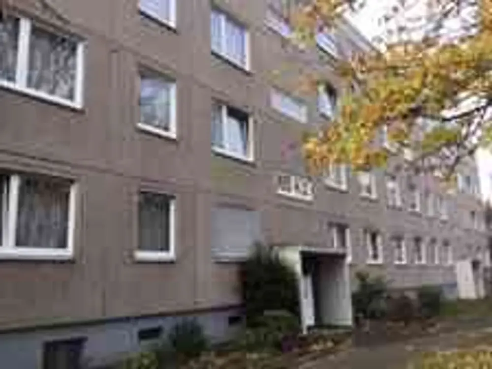 Looking to Move? 3-Room Apartment in a Green Residential Area