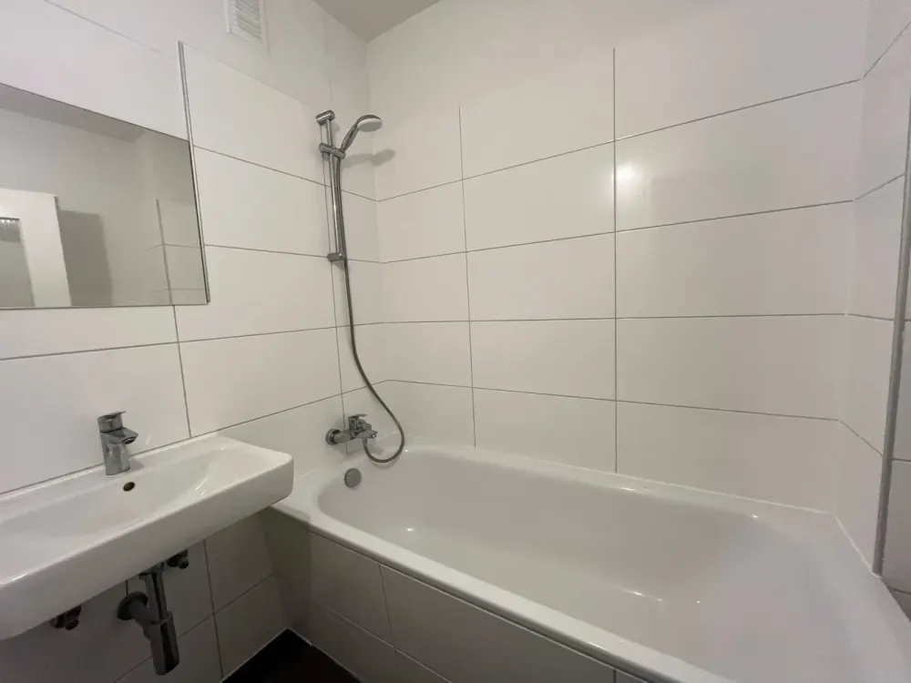 Looking to Move? 3-Room Apartment in a Green Residential Area