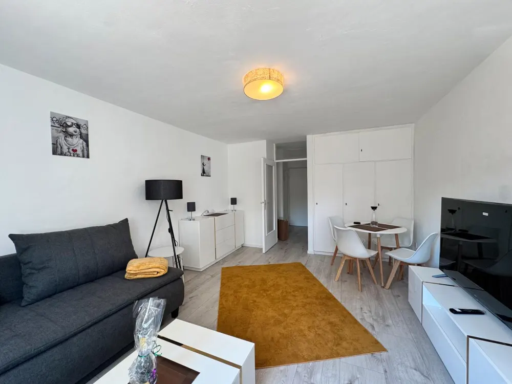 Vollmöbliertes und renoviertes Apartment in M.-Solln - sofort bezugsfertig!