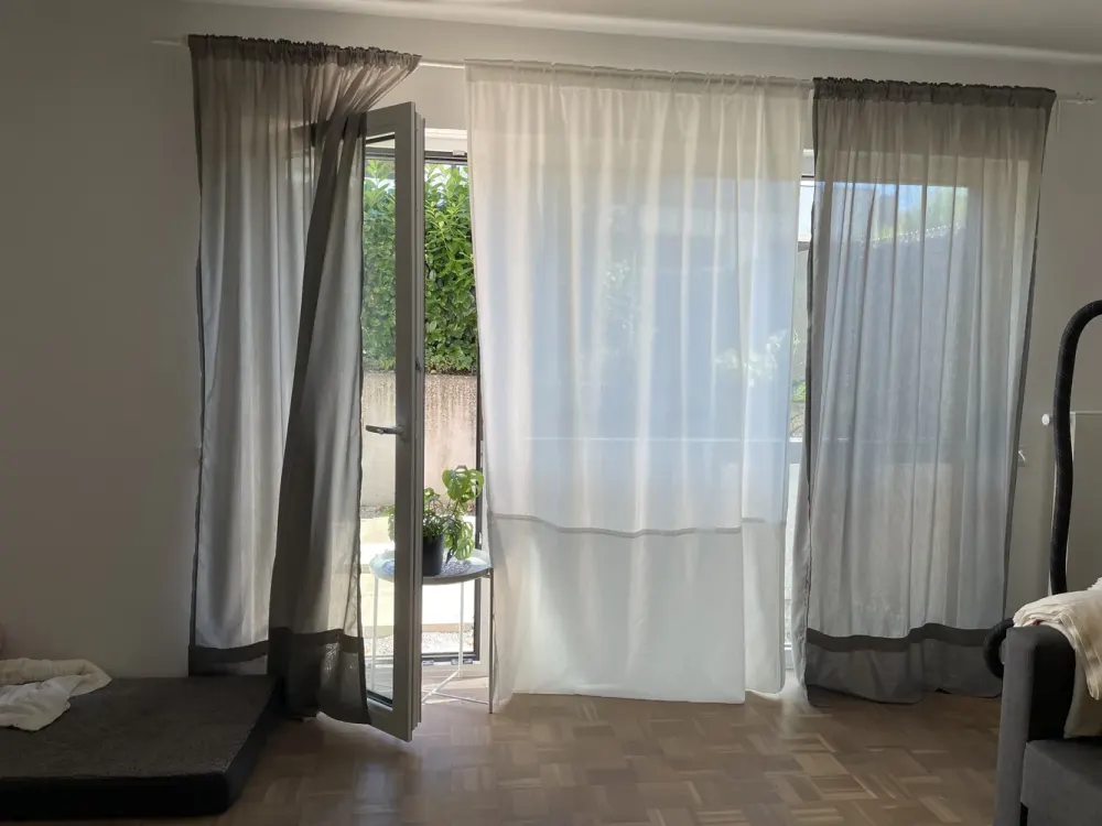 Möblierte, 1-Jahr befristete (Pendler)wohnung, 1,5-Zi. mit Terrasse in Gerlingen (Gerlinger Heide)