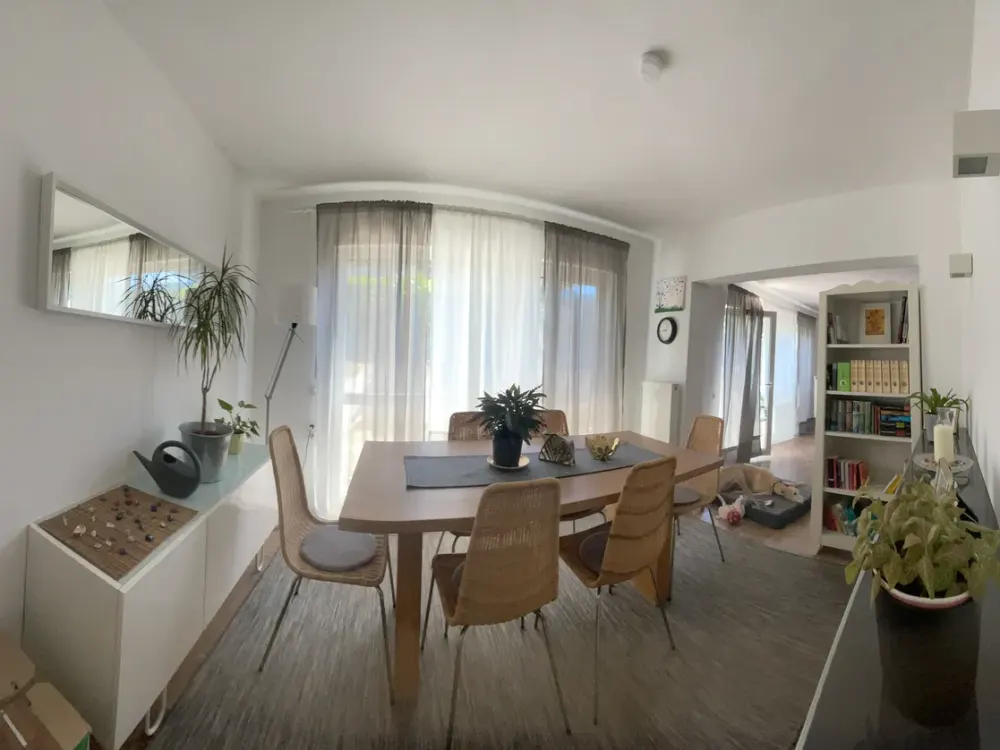 Möblierte, 1-Jahr befristete (Pendler)wohnung, 1,5-Zi. mit Terrasse in Gerlingen (Gerlinger Heide)