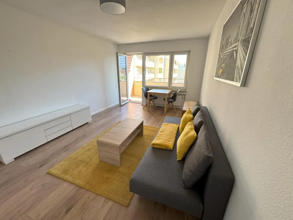 Sanierte, helle und möblierte 1-Zi.-Wohnung (34qm) mit Südbalkon