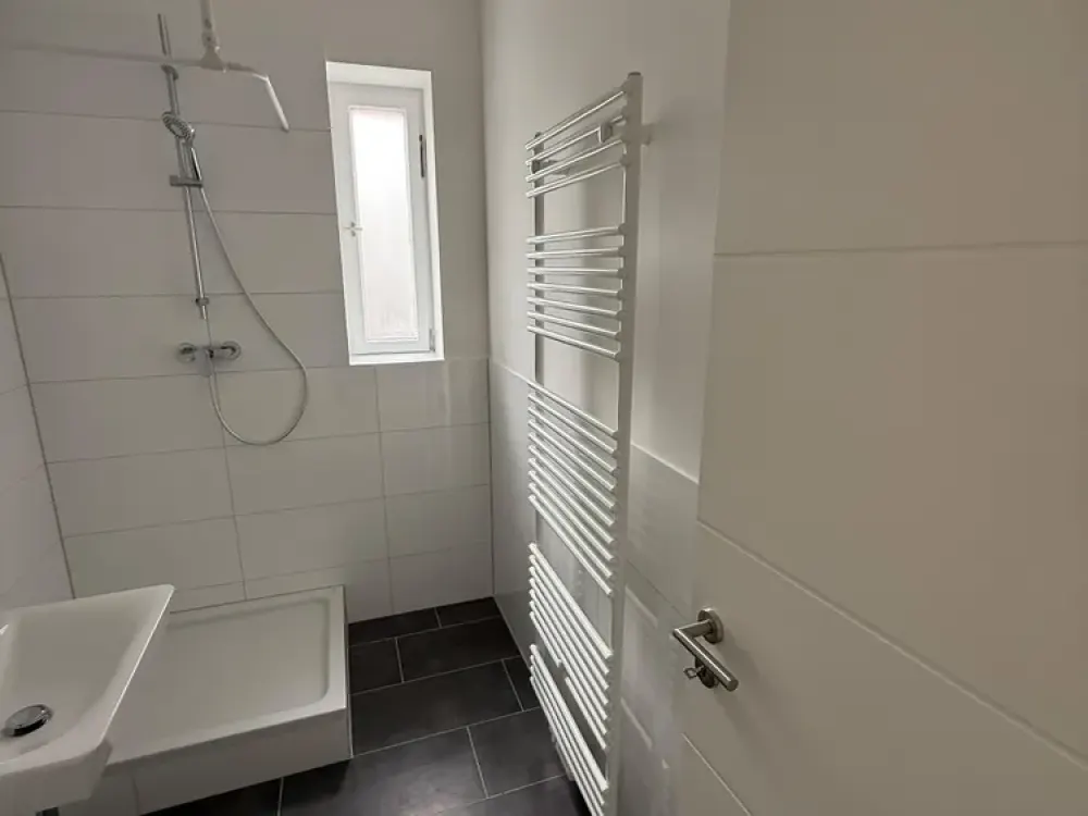 Erstbezug nach Sanierung - WG- geeignete 2-Zimmerwohnung