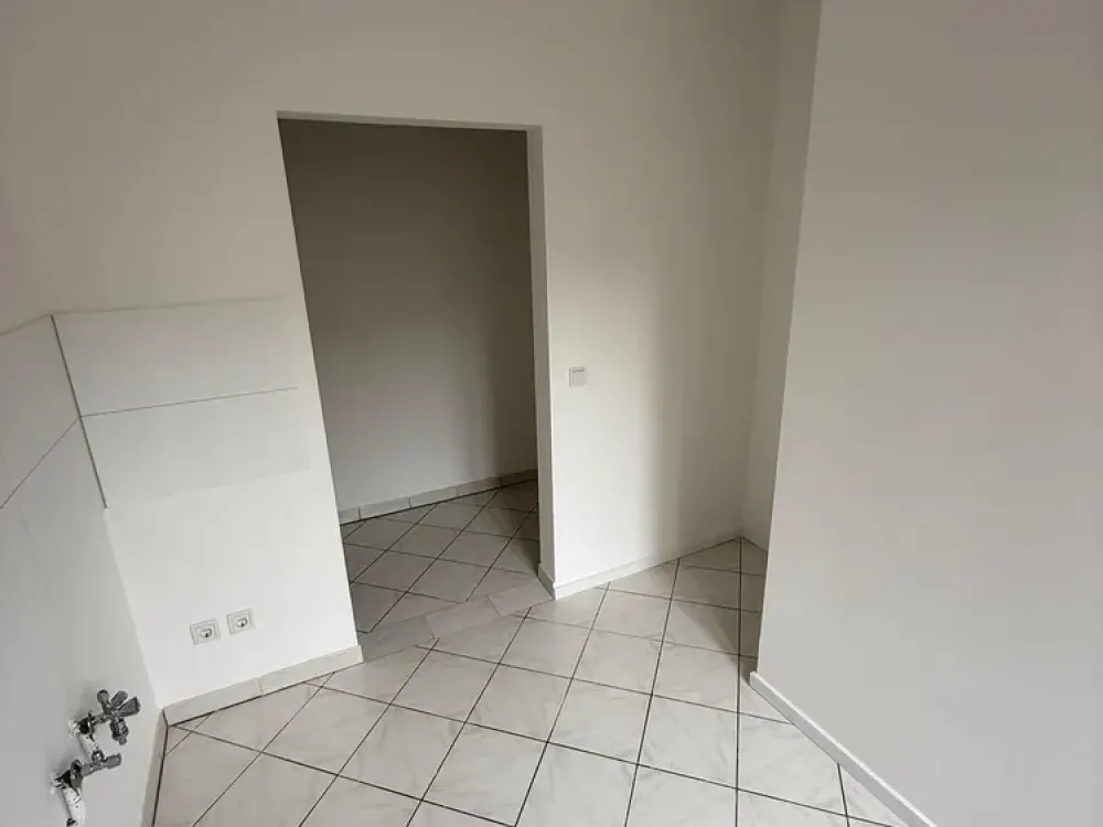 Erstbezug nach Sanierung - WG- geeignete 2-Zimmerwohnung