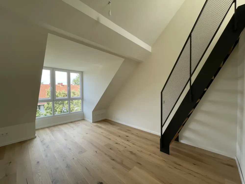 Dreizimmerwohnung im Dachgeschoss mit Einbauküche