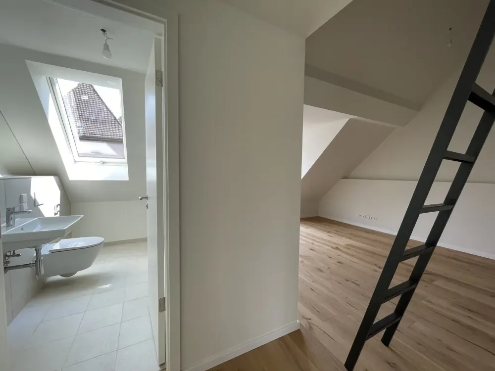 Dreizimmerwohnung im Dachgeschoss mit Einbauküche