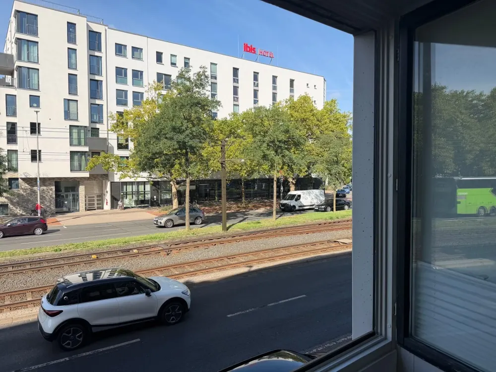 Erstbezug nach Renovierung: 2-Zimmer-Wohnung im 1. OG
