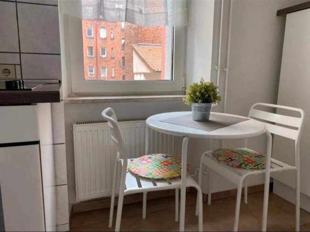 Mobilierte 2 Zimmer Wohnung