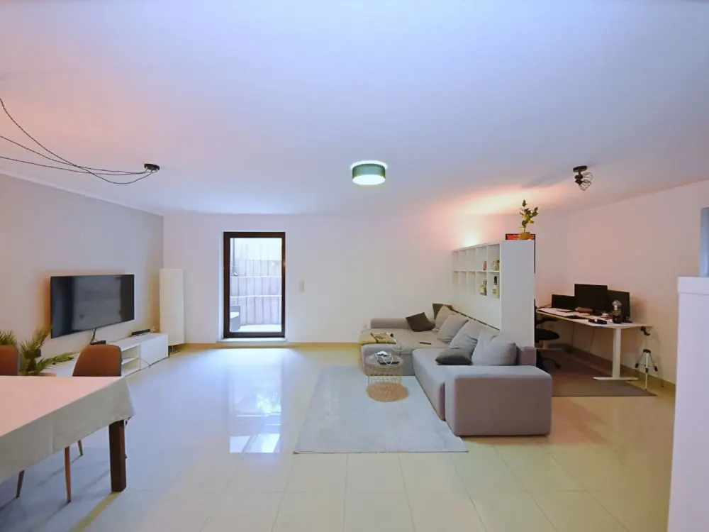 Cozy 2-Room Basement Apartment with Terrace in Köln-Libur