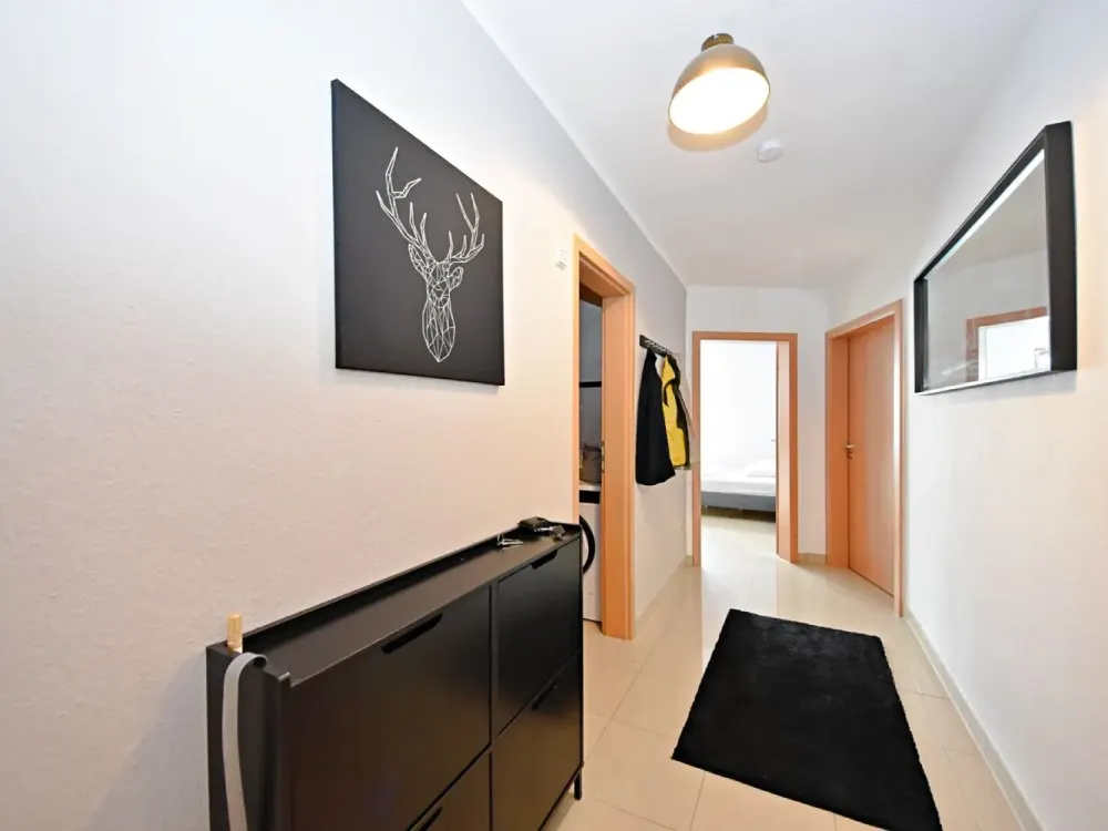 Cozy 2-Room Basement Apartment with Terrace in Köln-Libur