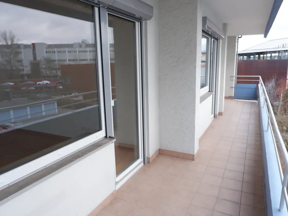 Renovierte 3 Zi.-Whg.im 2.OG mit EBK, Keller sowie großem Balkon in 71065 Sindelfingen, WM ca.1.470€