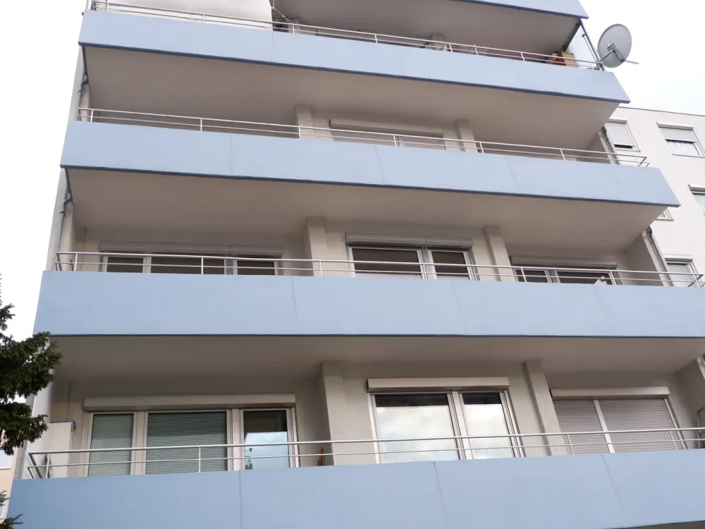 Renovierte 3 Zi.-Whg.im 2.OG mit EBK, Keller sowie großem Balkon in 71065 Sindelfingen, WM ca.1.470€