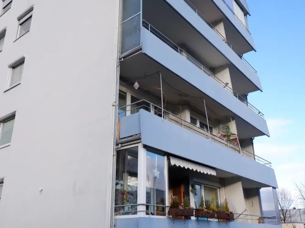 Renovierte 3 Zi.-Whg.im 2.OG mit EBK, Keller sowie großem Balkon in 71065 Sindelfingen, WM ca.1.470€
