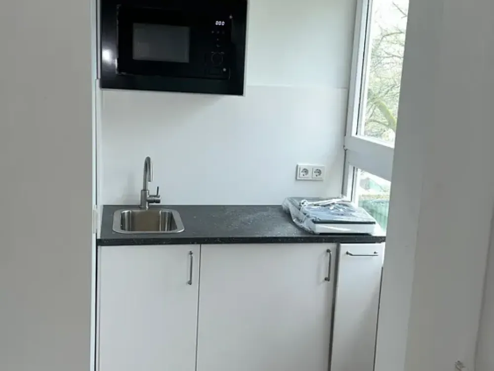 Modern kernsaniertes Apartment mit Einbauküche in Köln-Longerich