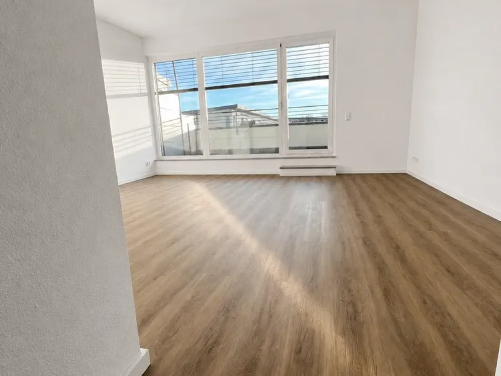 Stilvolle und gepflegte 1-Zimmer-Wohnung mit Dachterrasse im Erlanger Röthelheimpark