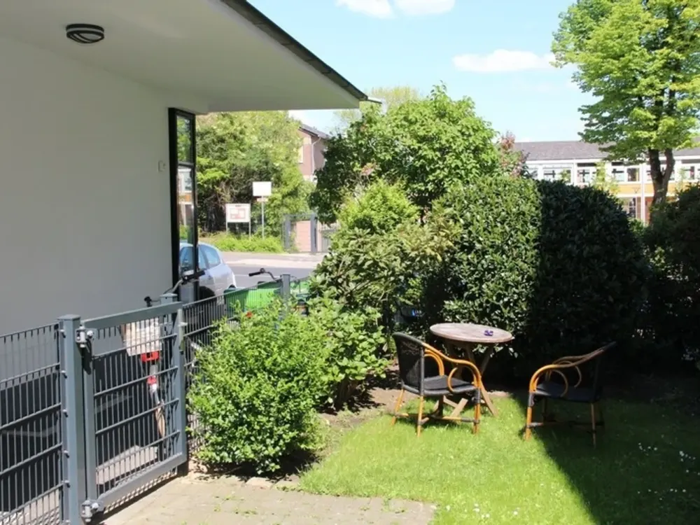 Schöne 2 Zimmer - Dachgeschosswohnung zu vermieten.