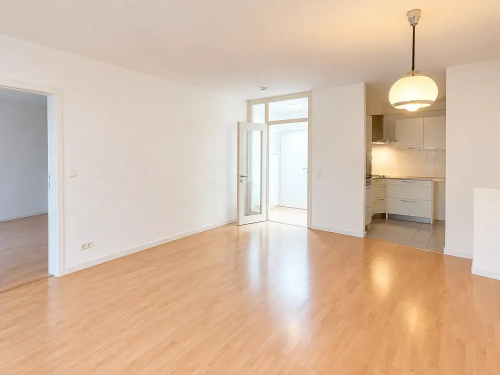 Partially Furnished 2-Room Single Apartment in a Quiet Location