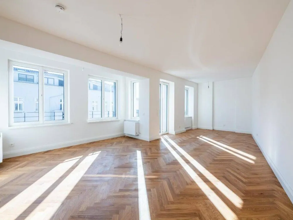 City-Wohnung mit Balkon: Umfassend sanierte Gründerzeit-Wohnung